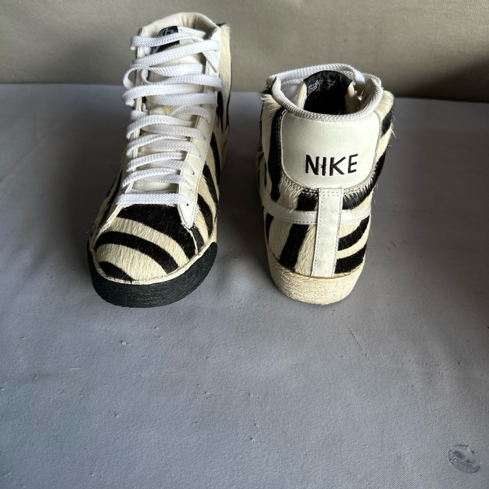 Nike Black and White Zebra Pattern Sneakers. Size 11